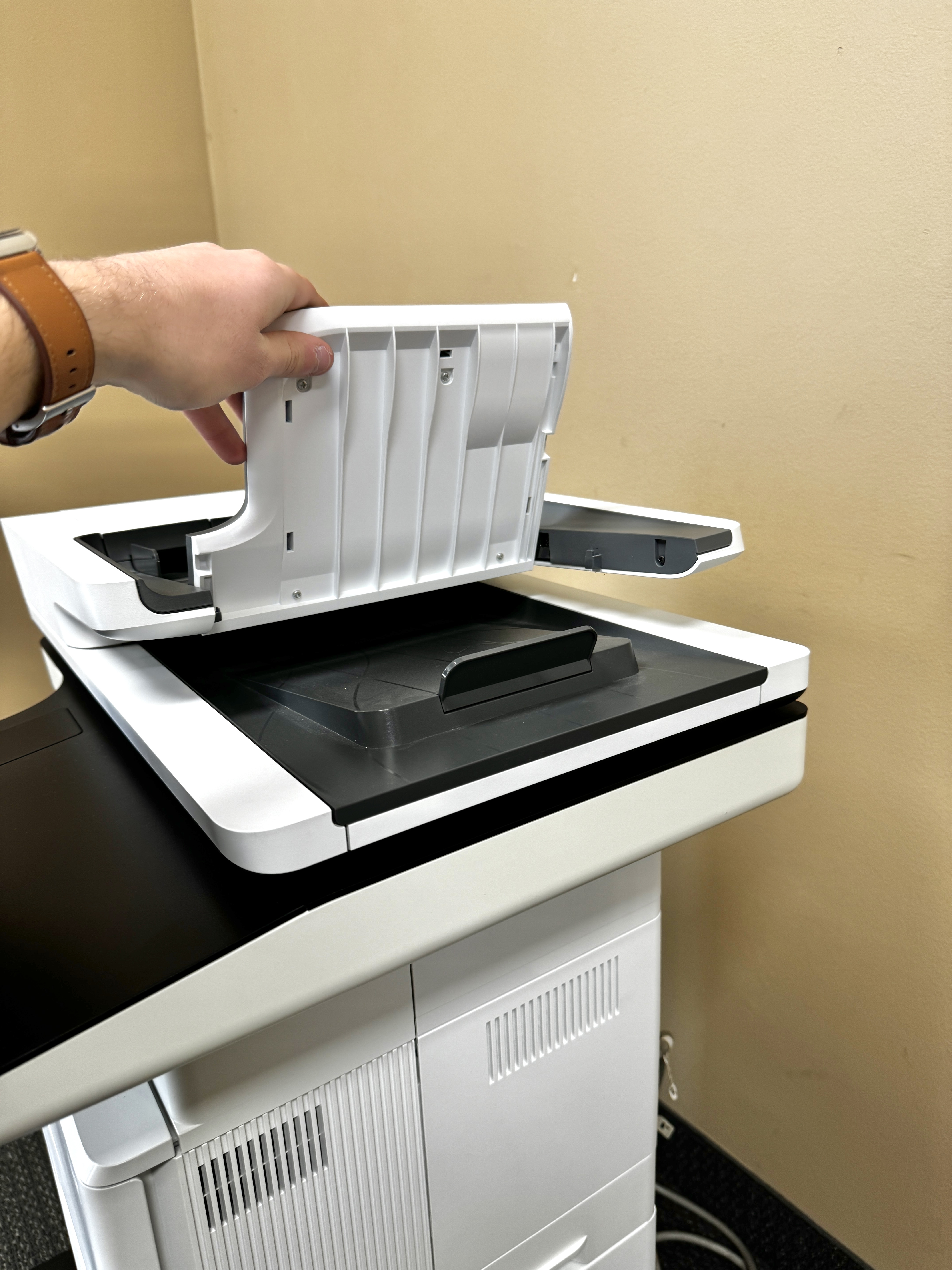 Paper jam repair on HP m527