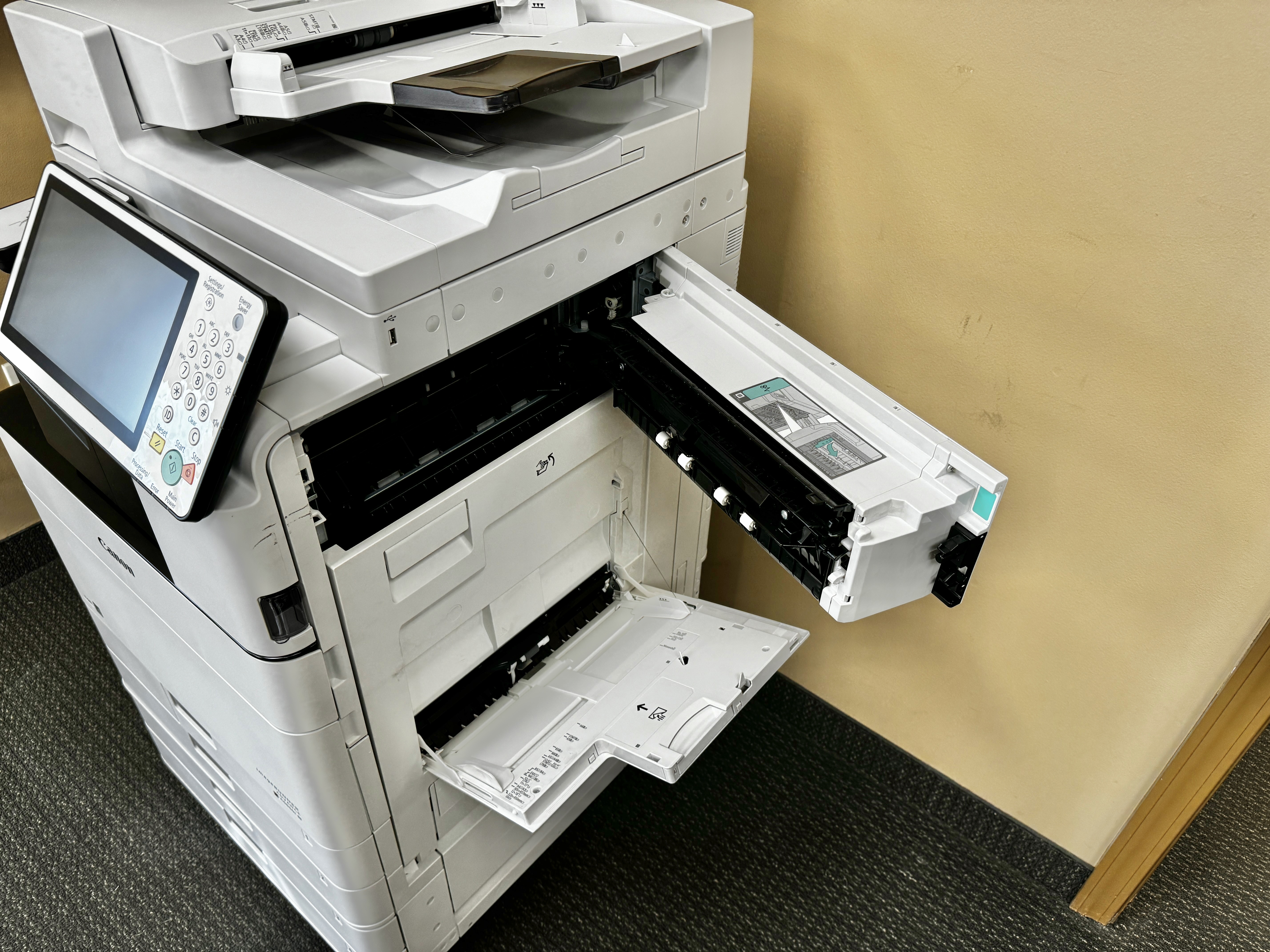 manual tray and a exit feed door on canon color imagerunner advance