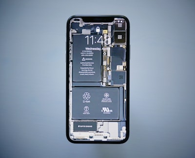 IPhone XS battery replacement. 