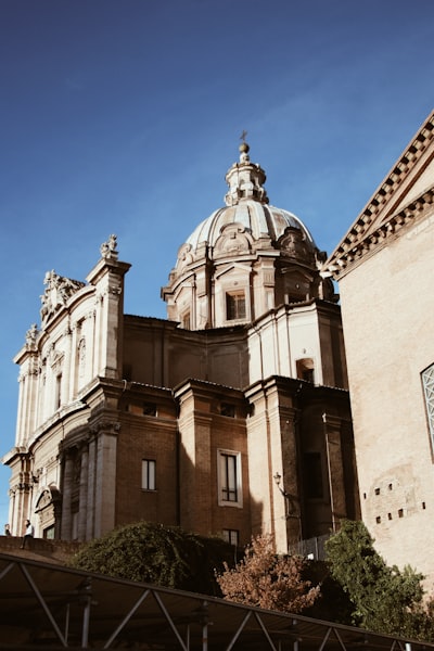 Capitol building picture needing wide format scanning.